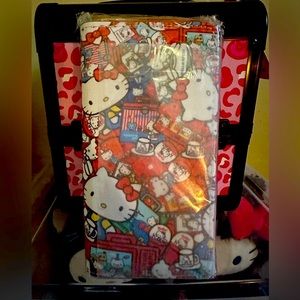 Hello Kitty Zipper Wallet